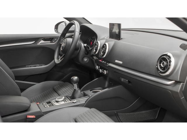 Audi a3 Sedan 2.0 TDI sport edition 110kW (1