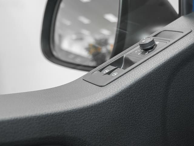 Volkswagen Transporter 2.0 TDI Kombi SCR BMT Largo 11