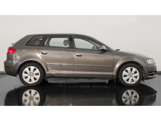 Audi a3 Sportback 1.6 TDI Sportback Attraction 7