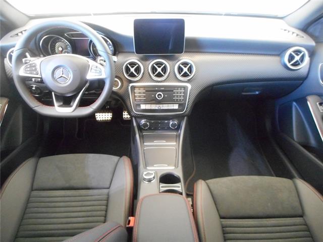 Mercedes-Benz A 200 d AMG Line