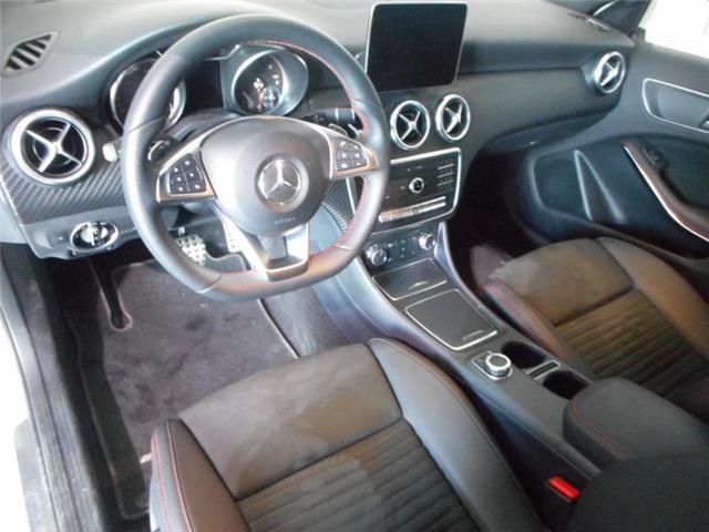 Mercedes-Benz A 200 d AMG Line