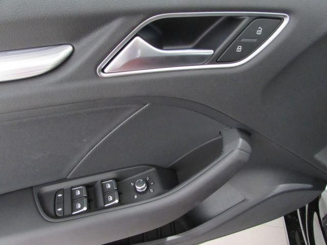 Audi a3 Sedan A3 SedÃ¡n Diesel 1.6TDI Sport