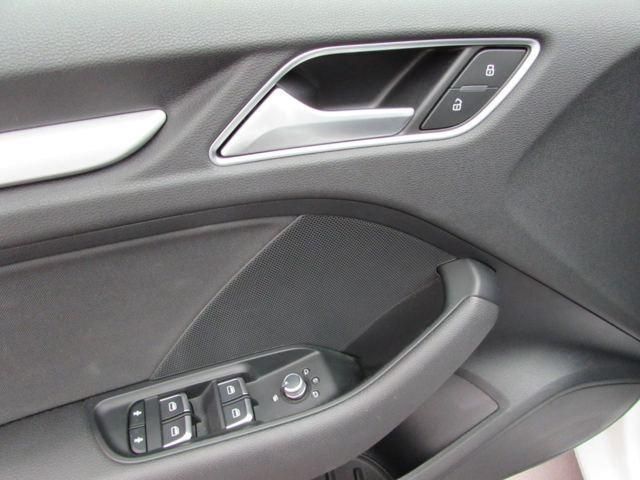 Audi a3 Sedan A3 SedÃ¡n 1.6TDI CD Attraction