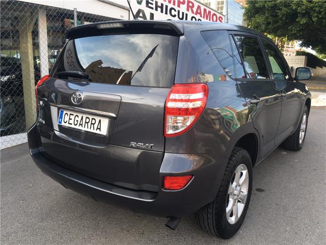 Toyota RAV 4 2.2D-4D Advance 4x2