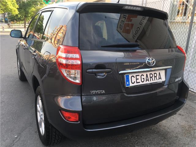 Toyota RAV 4 2.2D-4D Advance 4x2