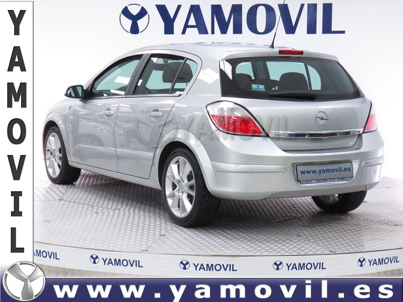 Opel Astra 1.9 CDTi 150CV COSMO