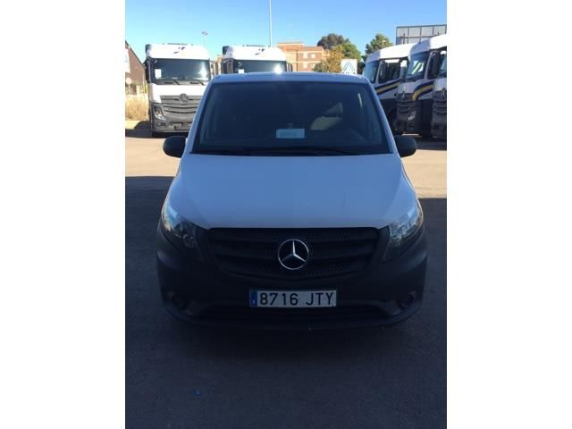 Mercedes-Benz Vito Furgón 111CDI Larga