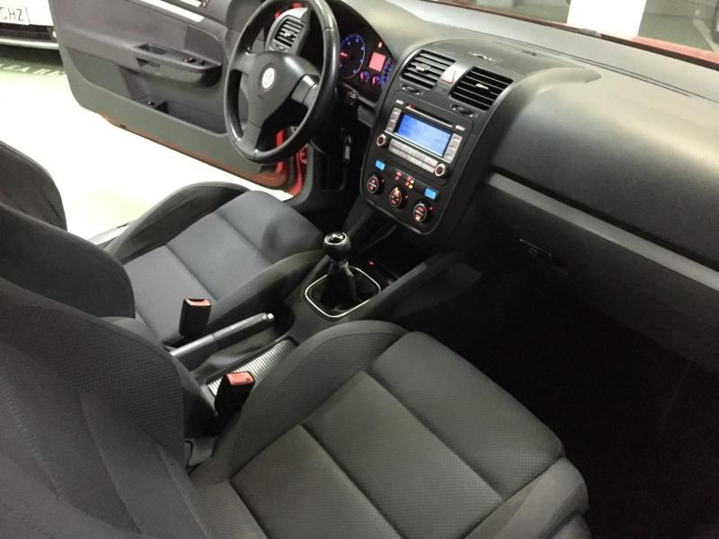 Volkswagen Golf 1.9TDI Sportline 105 nacional 1 titular
