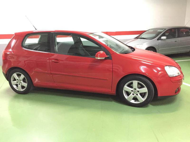 Volkswagen Golf 1.9TDI Sportline 105 nacional 1 titular