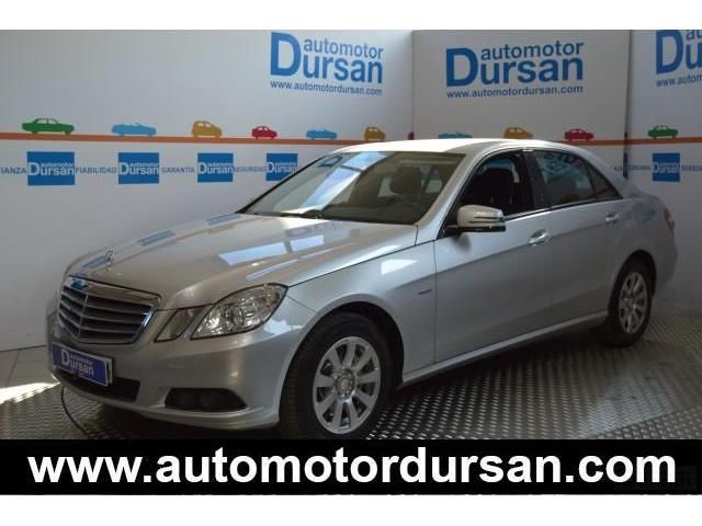 Mercedes-Benz E 250 E 250 Cdi * Navegación * Volante multi * Llantas *