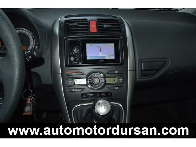 Toyota Auris Auris 2.0 D4D * Navegación * Cuero * Control de ve