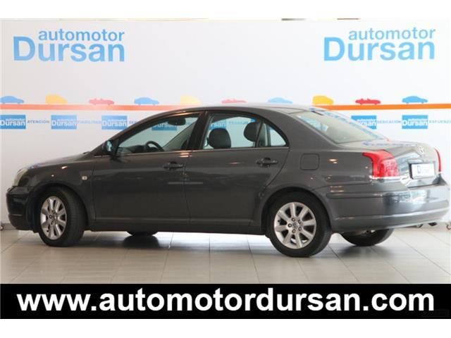 Toyota Avensis Avensis 2.2 D4D * Cuero * Xenon * Llantas * Asient