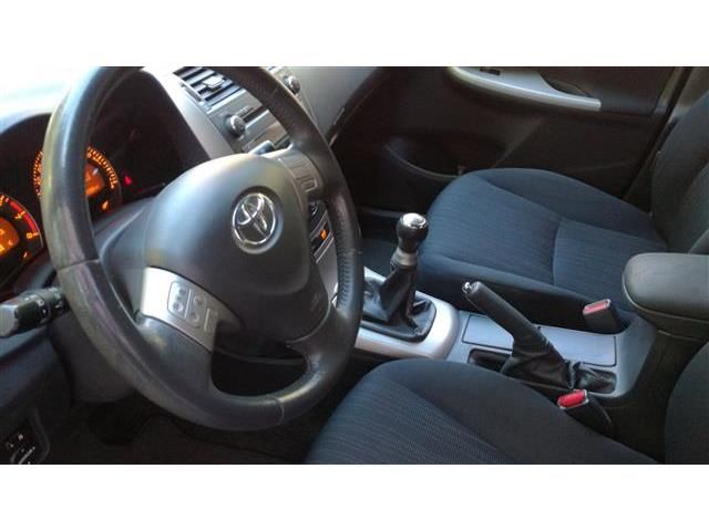 Toyota Corolla Sedán 1.6 VVT-i Sol