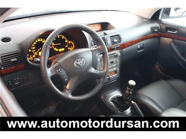 Toyota Avensis Avensis 2.2 D4D * Cuero * Xenon * Llantas * Asient