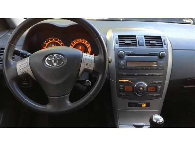 Toyota Corolla Sedán 1.6 VVT-i Sol