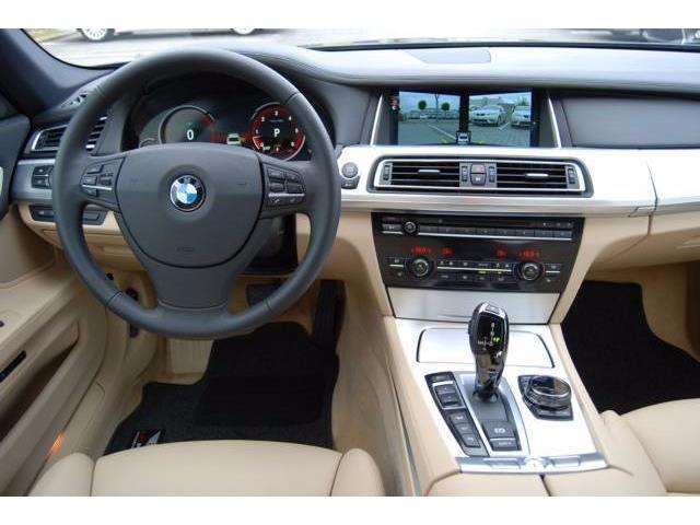 BMW 740 dAut. Xenon, Head-up, Cámara, Surround View, NAV