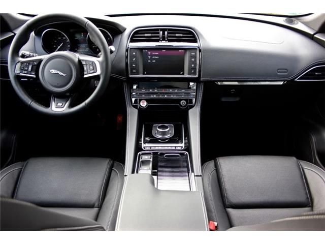 Jaguar F-Pace 3.0TDV6 R-Sport Aut. AWD, Cámara, Techo pano