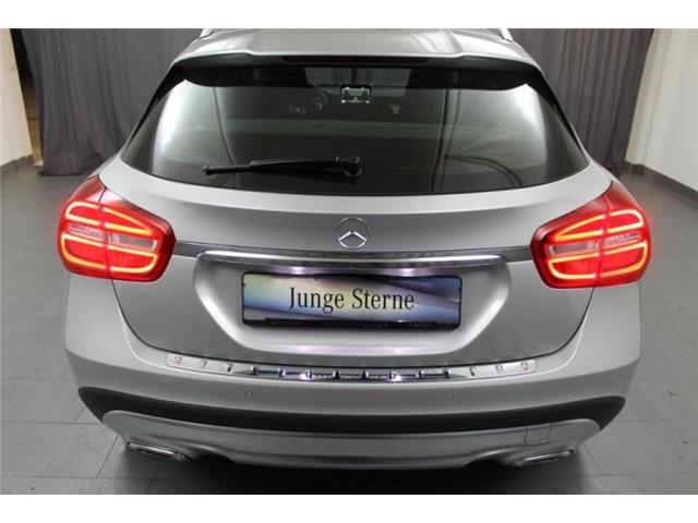 Mercedes-Benz GLA 180 Urban, Bi-xenon, Parktronic, Attention Assist, NAV
