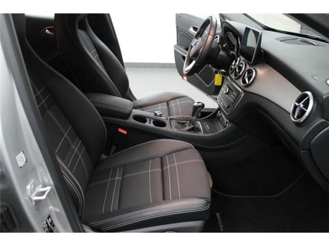 Mercedes-Benz GLA 180 Urban, Bi-xenon, Parktronic, Attention Assist, NAV