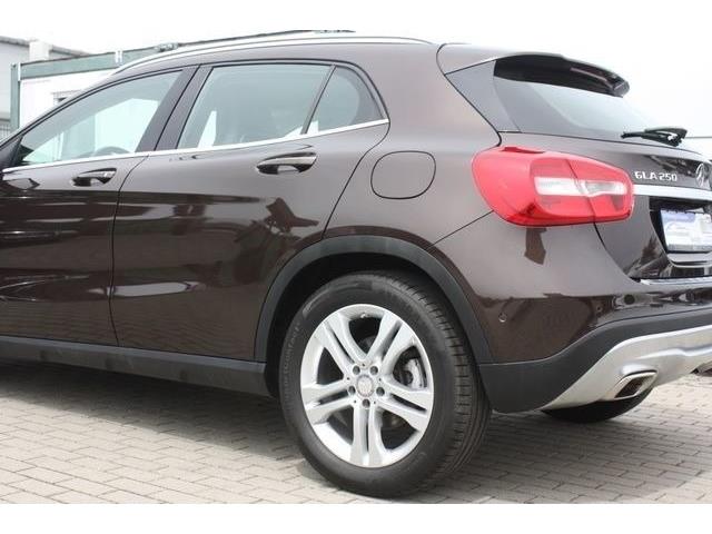 Mercedes-Benz GLA 180 Urban, Parktronic, Blind Spot, Attentn Assist, NAV