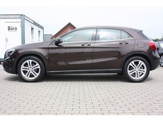 Mercedes-Benz GLA 180 Urban, Parktronic, Blind Spot, Attentn Assist, NAV