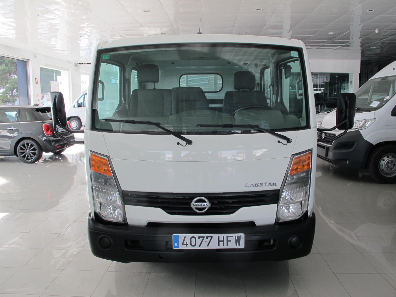 Nissan Cabstar 2.5 DCI 35.13/3 CAJA FIJA