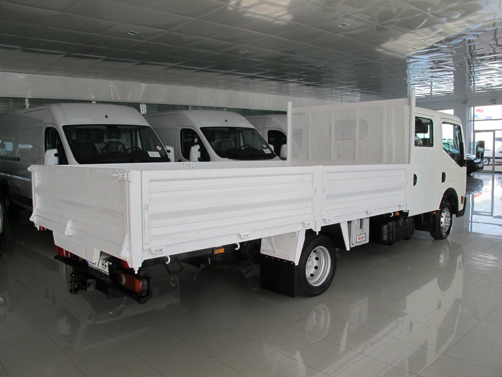 Nissan Cabstar 2.5 DCI 35.13/3 CAJA FIJA