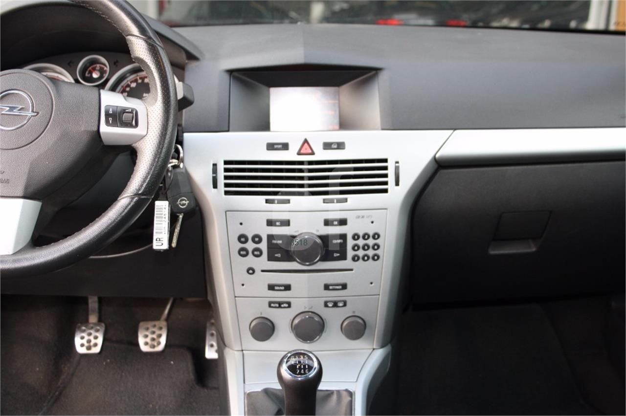 Opel Astra GTC 1.9 CDTi 150 CV Sport