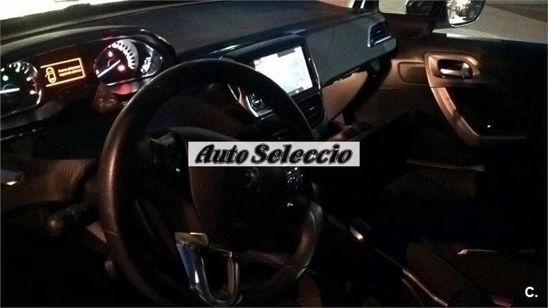 Peugeot 2008 PEUGEOT 2008 STYLE 1.6 BLUEHDI 100 5P.