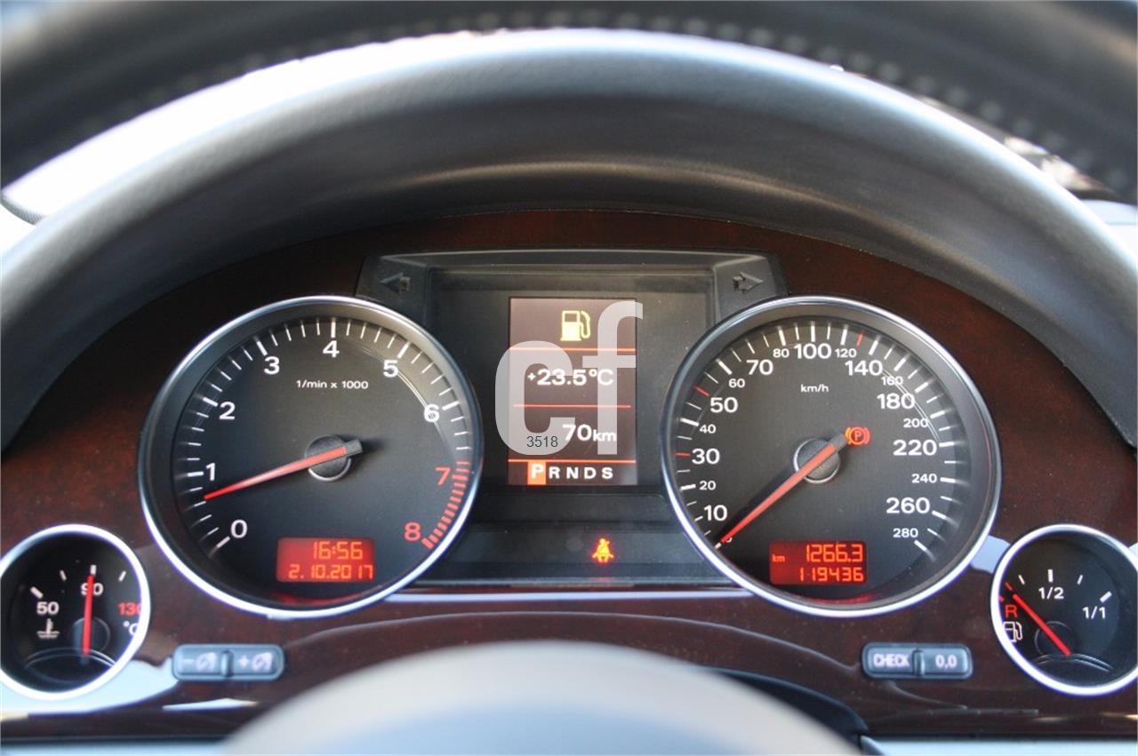 Audi A8 3.7 QUATTRO TIPTRONIC