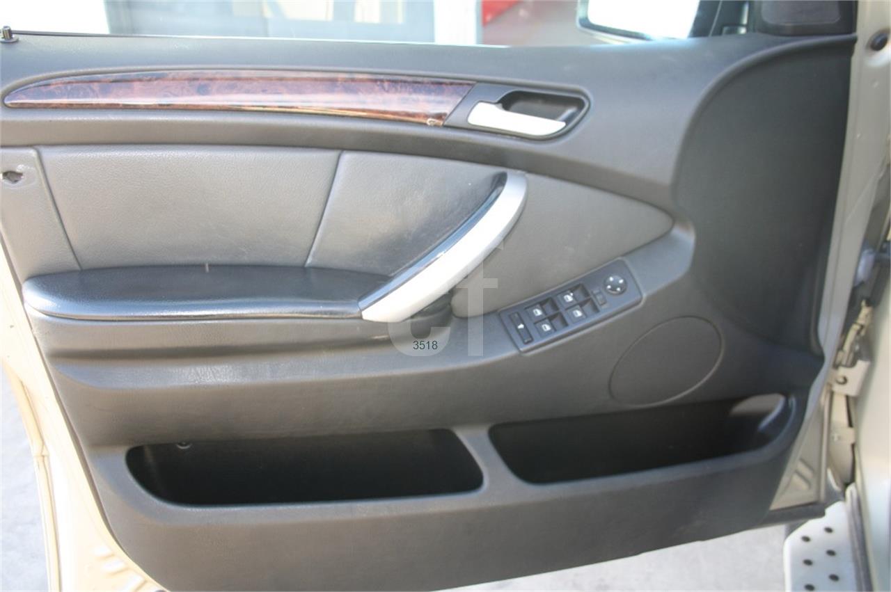 BMW X5 4.4i