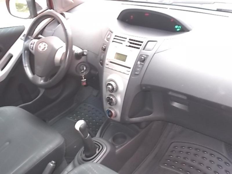Toyota Yaris 1.3 VVT-i Luna 5p