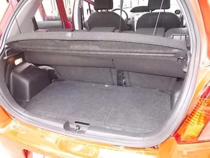 Toyota Yaris 1.3 VVT-i Luna 5p