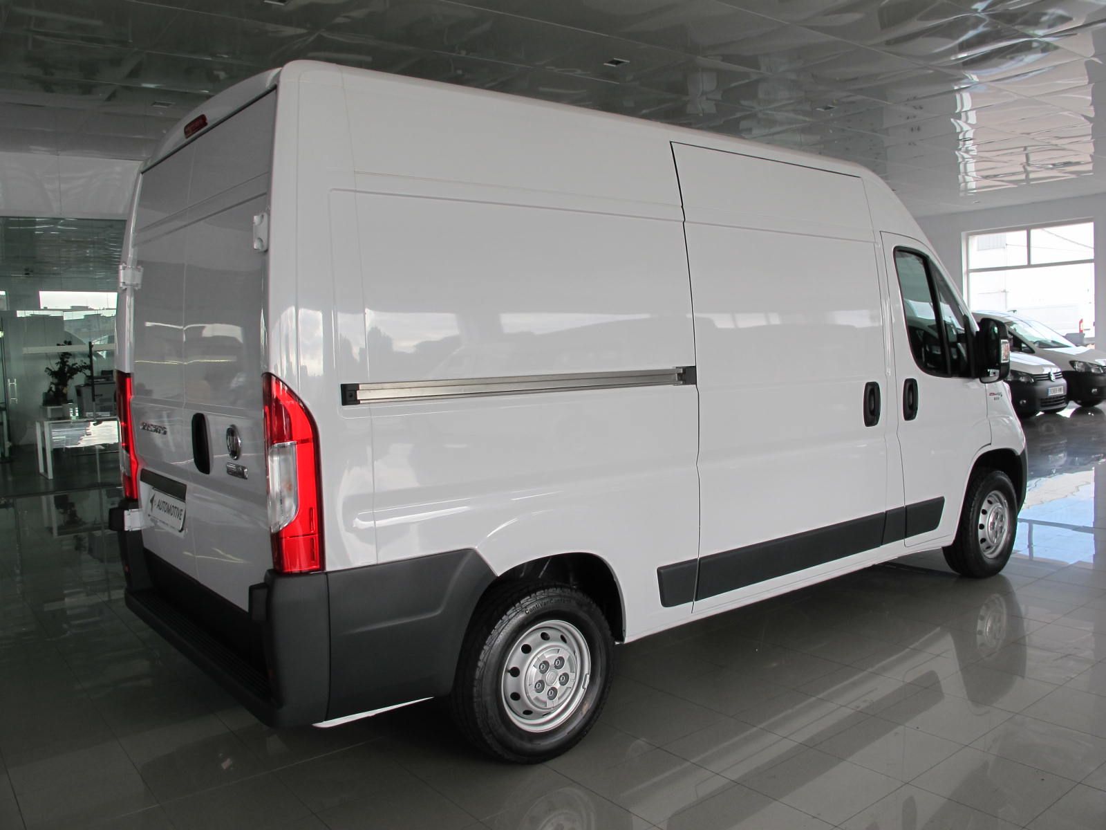 Peugeot Boxer BLUEHDI L2H2 FURGÓN