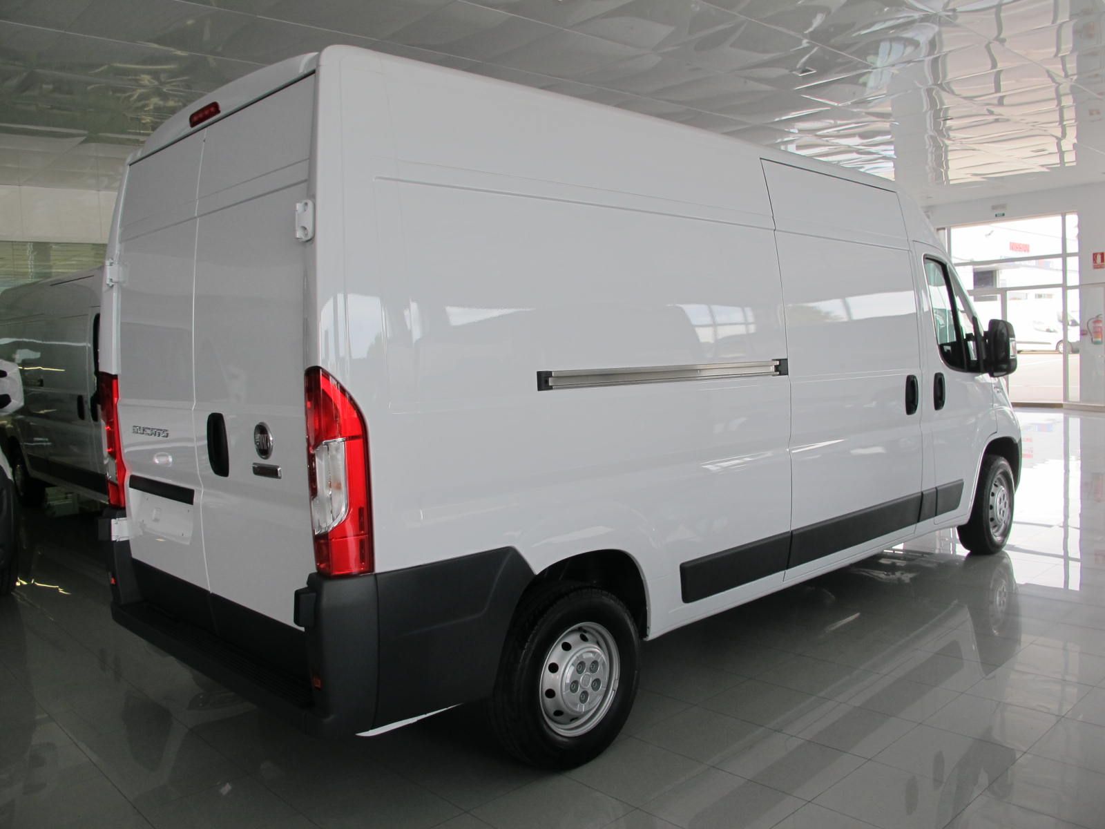Peugeot Boxer BLUEHDI L3H2 FURGÓN