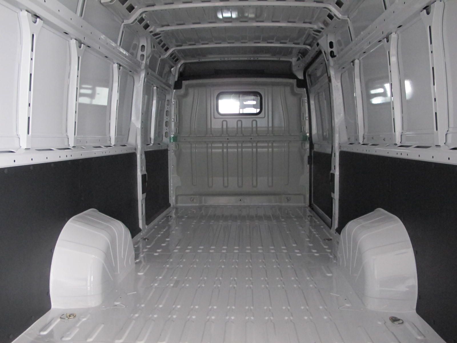 Peugeot Boxer BLUEHDI L4H2 FURGÓN