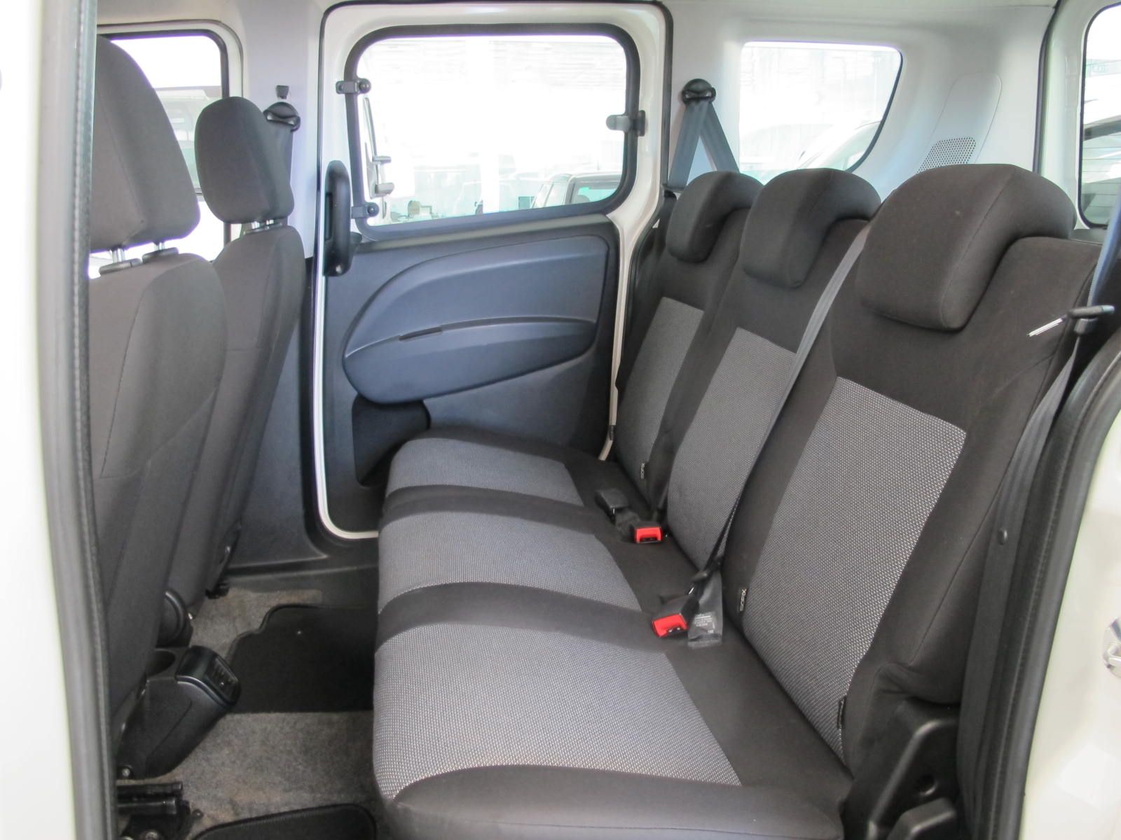 Fiat Doblo 1.3 MULTIJET COMBI DOBLE PUERTA