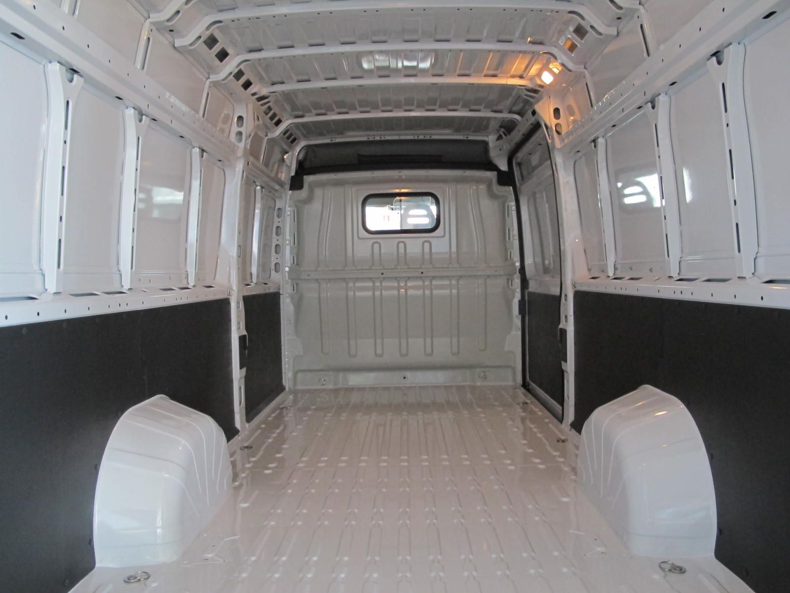 Peugeot Boxer BLUEHDI L4H2 FURGON PACK CLIMA
