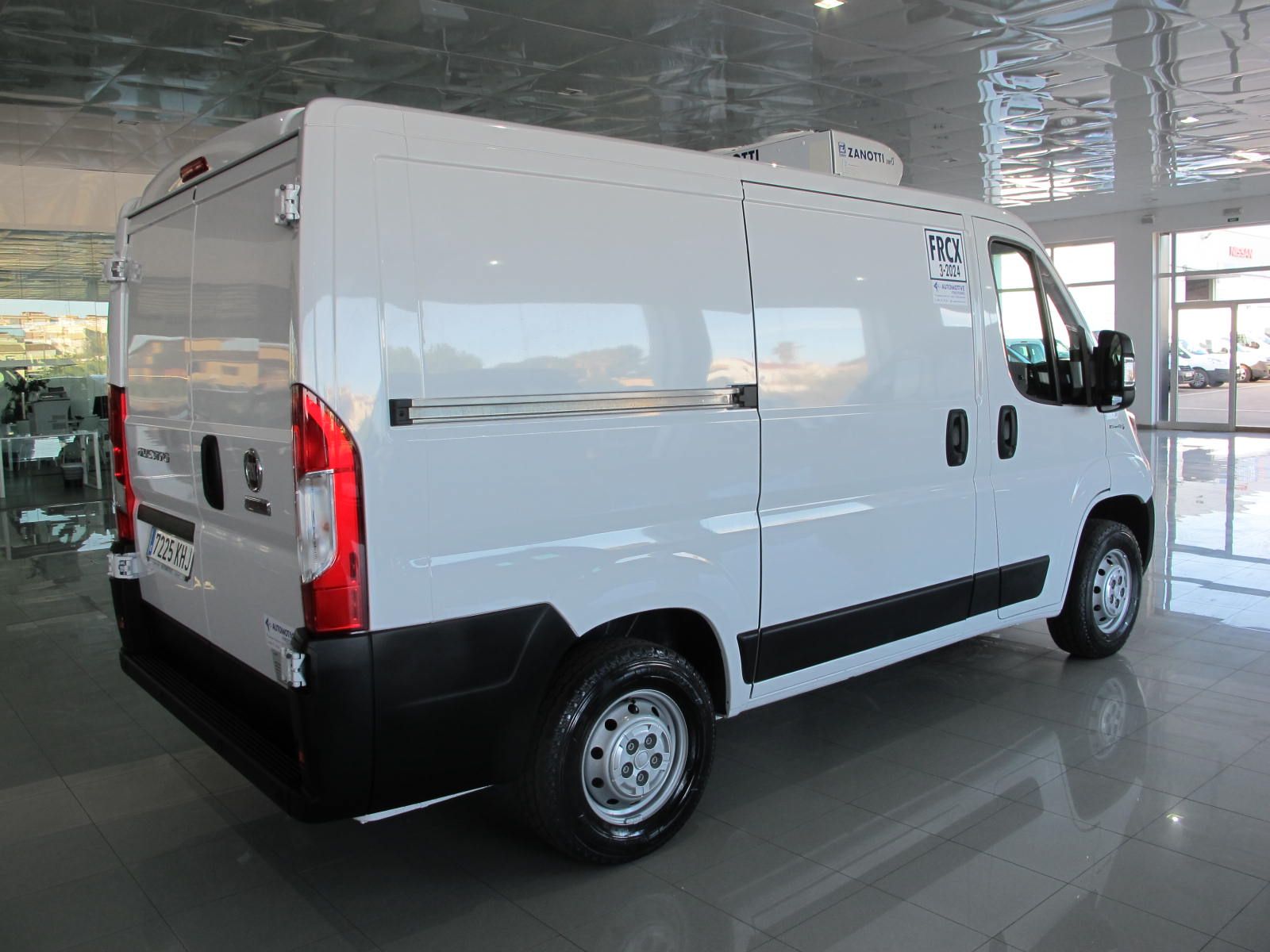 Peugeot Boxer BLUEHDI L1H1 ISOTERMO FRIGORÍFICO -20C