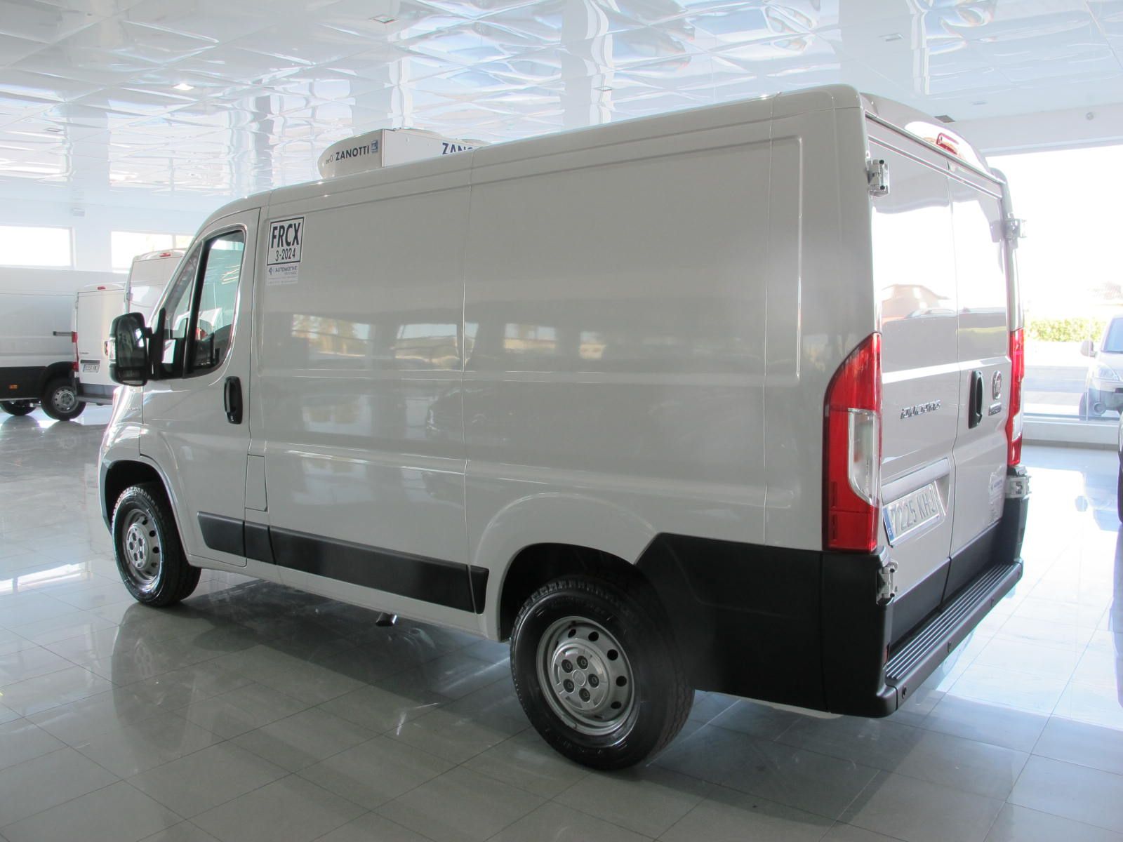 Peugeot Boxer BLUEHDI L1H1 ISOTERMO FRIGORÍFICO -20C