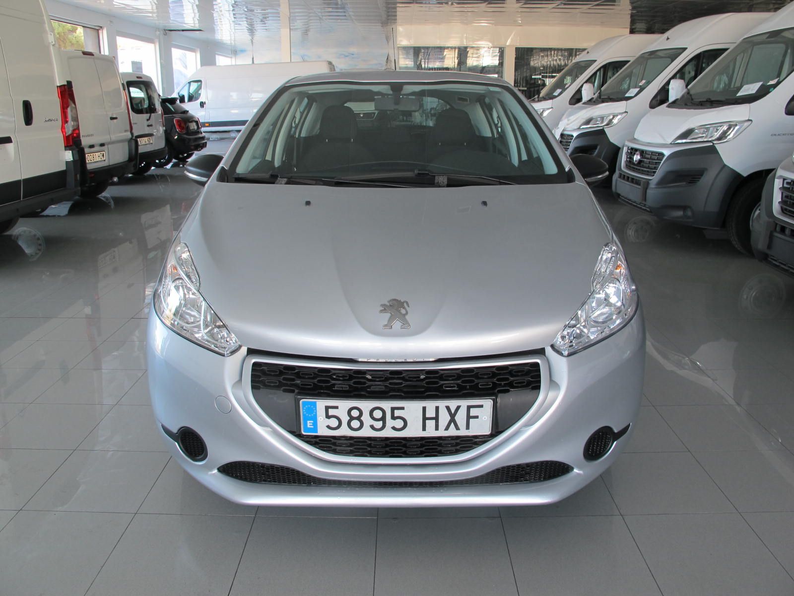 Peugeot 208 1.4 HDI BUSINESS LINE