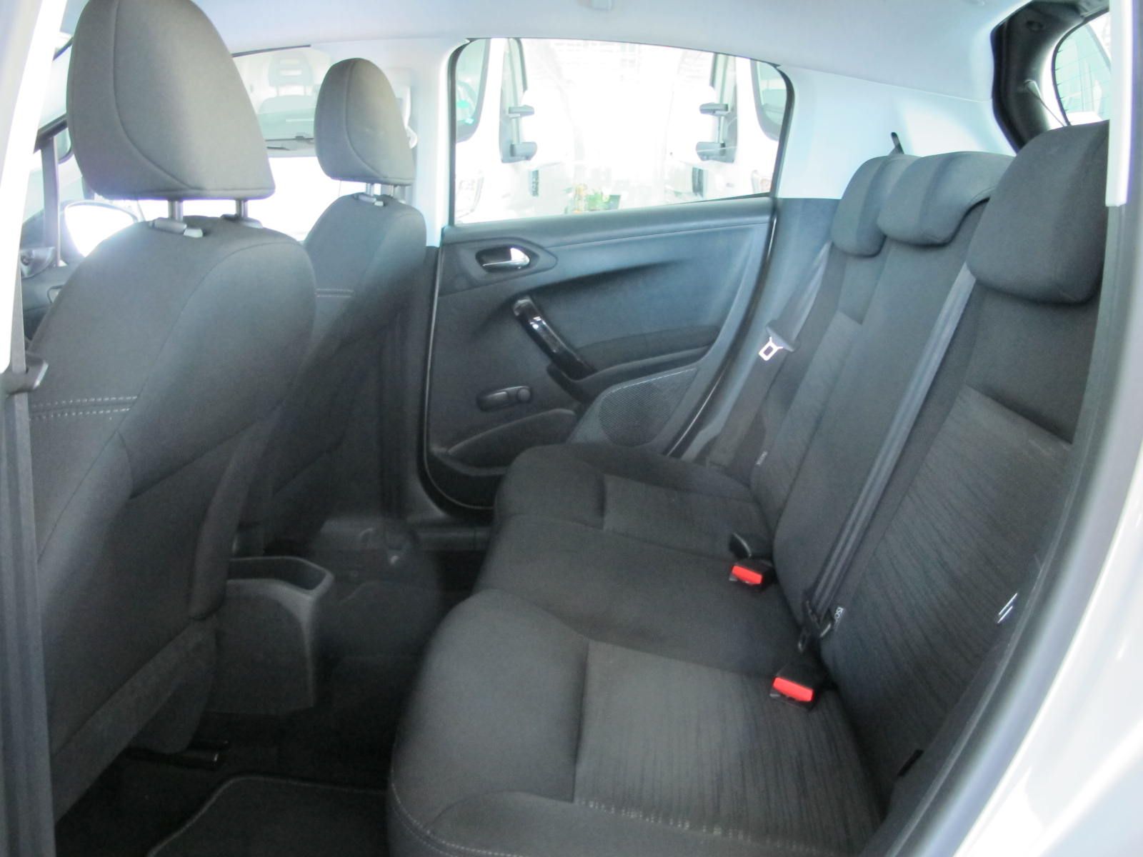 Peugeot 208 1.4 HDI BUSINESS LINE