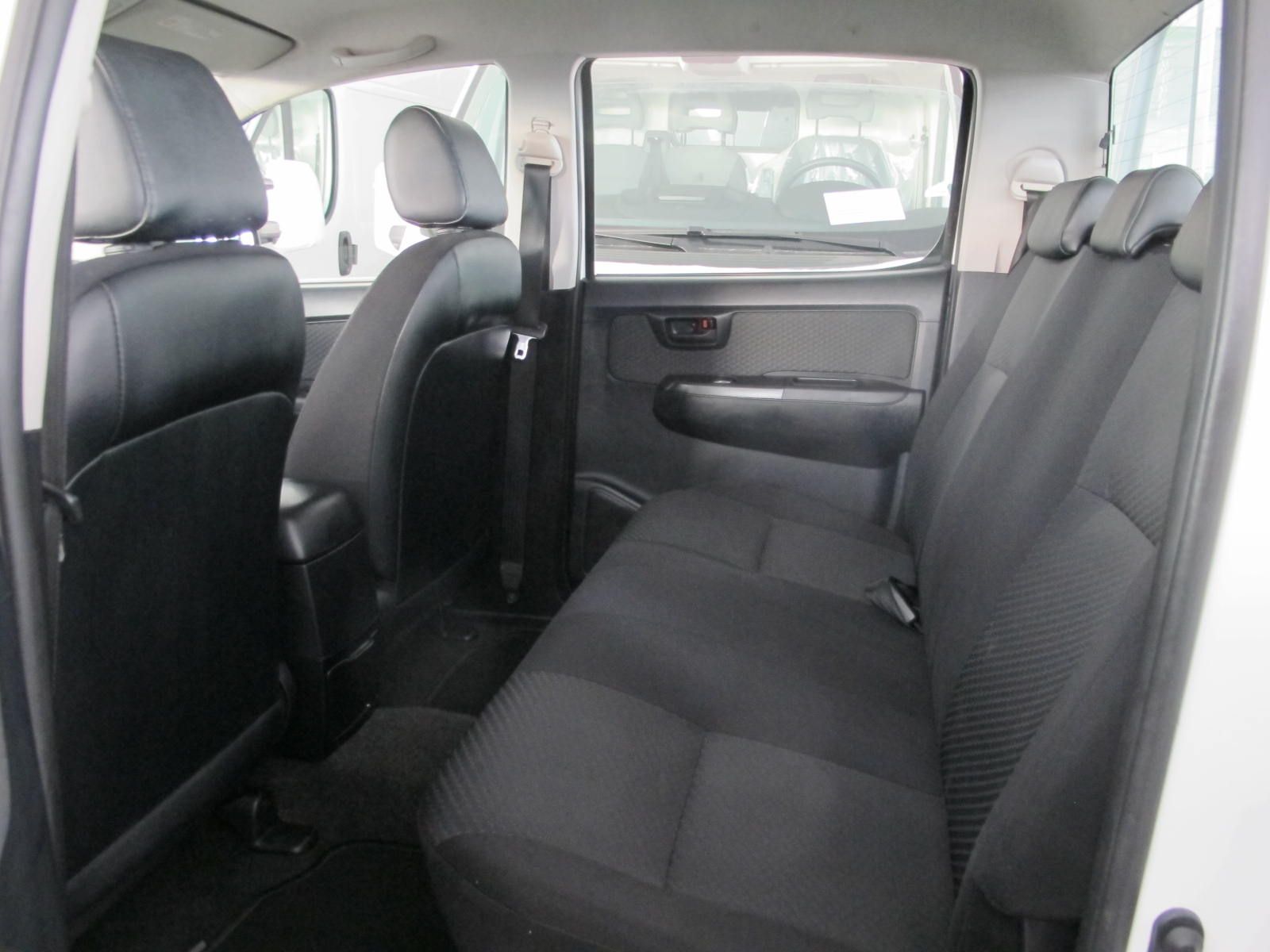 Toyota Hilux 2.5D-4D DOBLE CABINA GX 4X4