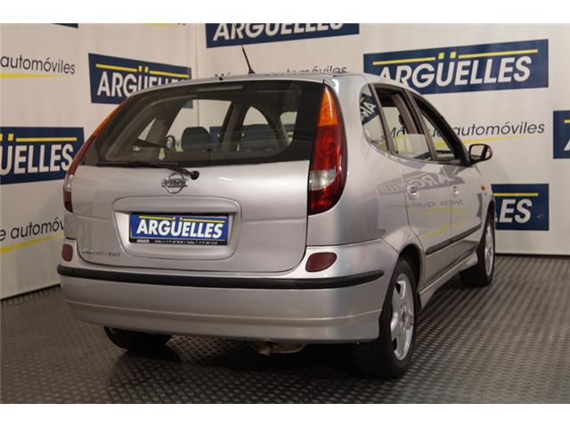 Nissan Almera Tino