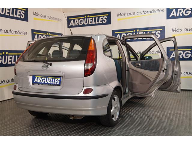 Nissan Almera Tino