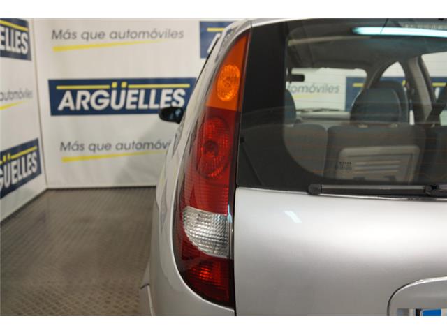 Nissan Almera Tino