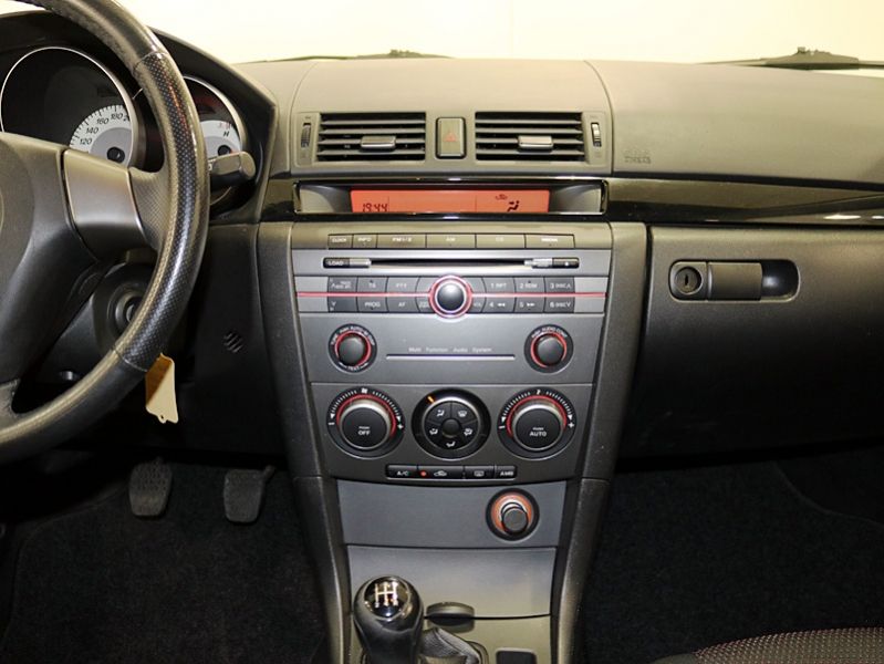 Mazda 3 1.6 VVT Active 105cv