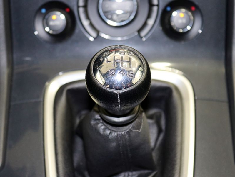 Peugeot 5008 1.6 HDI PREMIUM PACK