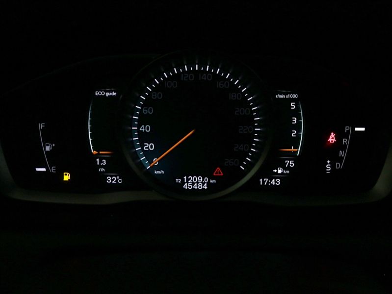 Volvo XC 60 2.0 D3 Momentum Auto 150CV