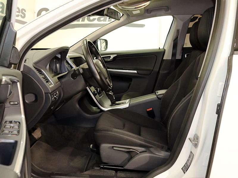 Volvo XC 60 2.0 D3 Momentum Auto 150CV